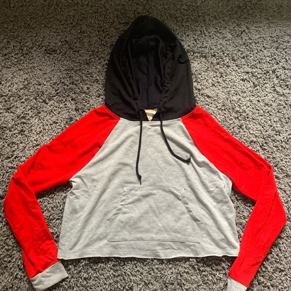 Cropped target women’s sweatshirt.